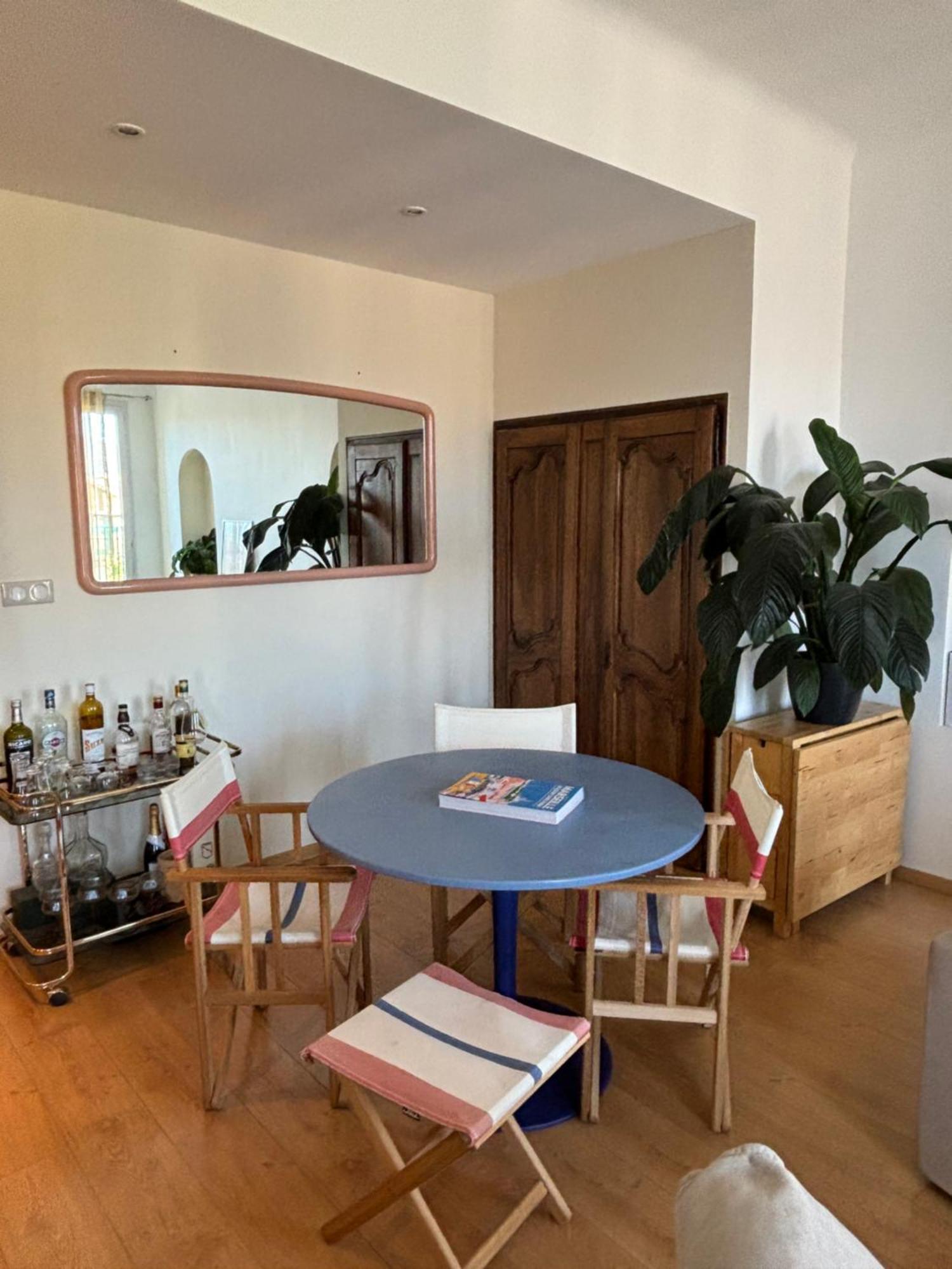 Room In Apartment In Palais Longchamp, Марсилия Екстериор снимка